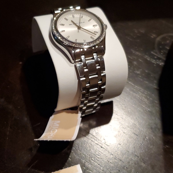 Watch - Picture 1 of 9